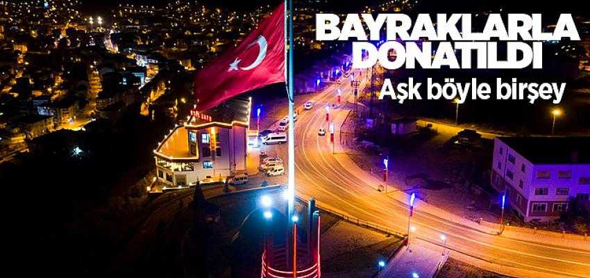 Akdağmadeni Bayraklarla donatıldı