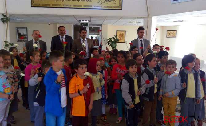 Minikler Yaşlıları Unutmadı